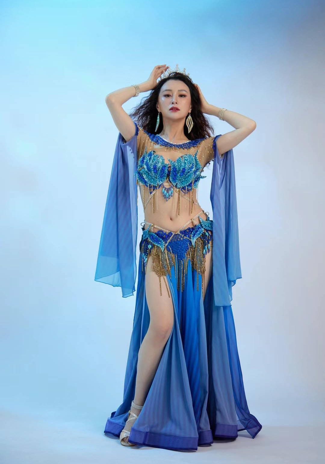Crystal belly dancer